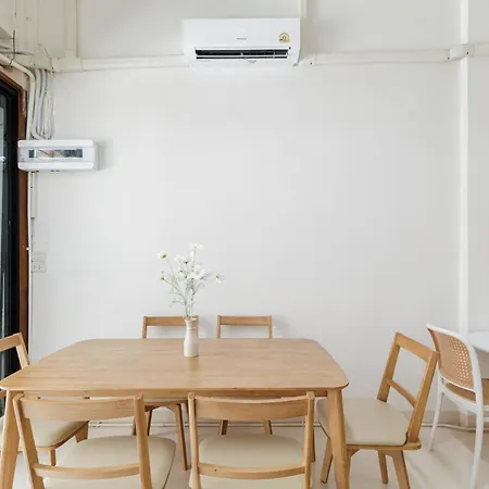 A Townhouse 100M From Bts Bangchak