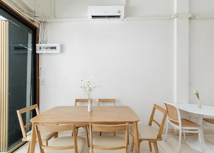 A Townhouse 100m From Bts Bangchak Affittacamere