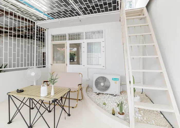 A Townhouse 100m From Bts Bangchak *