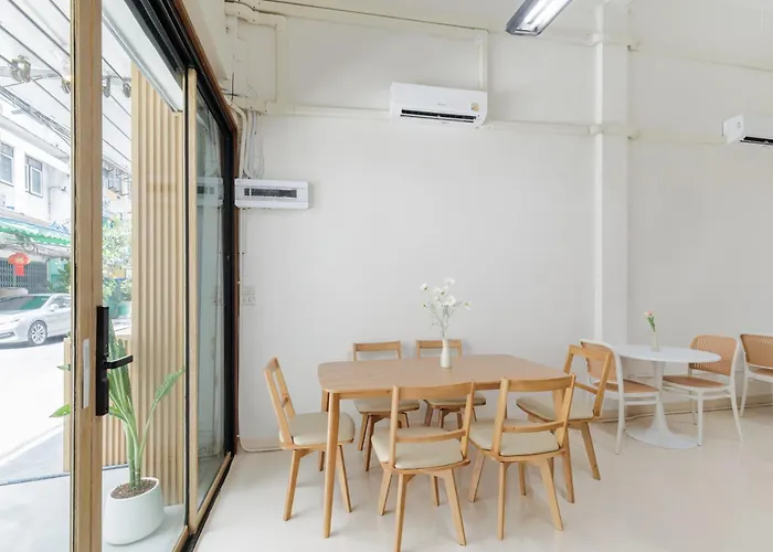 Affittacamere A Townhouse 100m From Bts Bangchak Bangkok