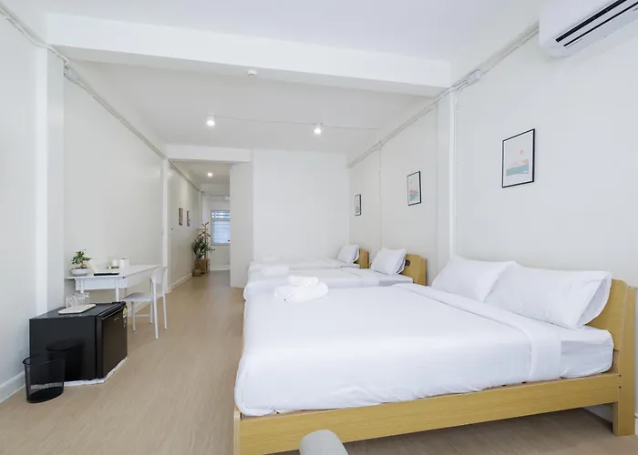 Affittacamere A Townhouse 100m From Bts Bangchak Bangkok