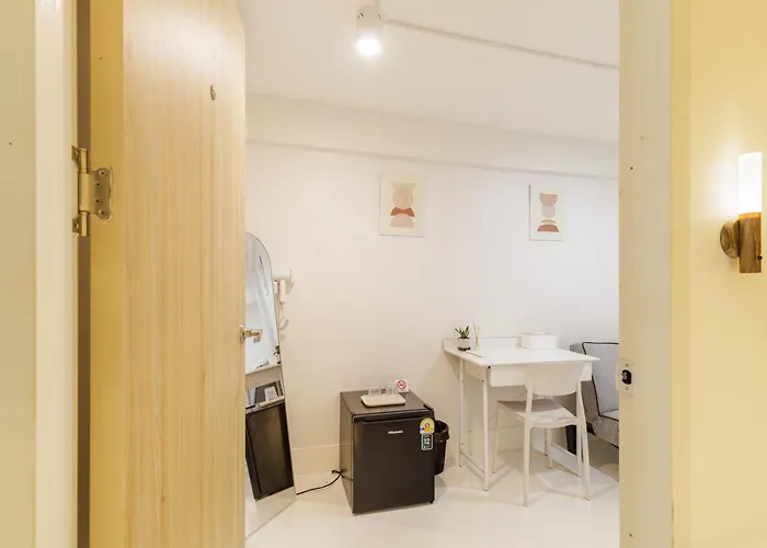 A Townhouse 100m From Bts Bangchak Affittacamere *