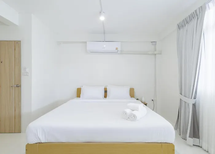 A Townhouse 100m From Bts Bangchak Affittacamere *